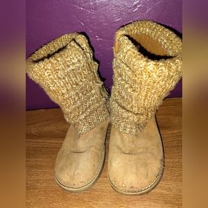 Brown girl's boots size 11
